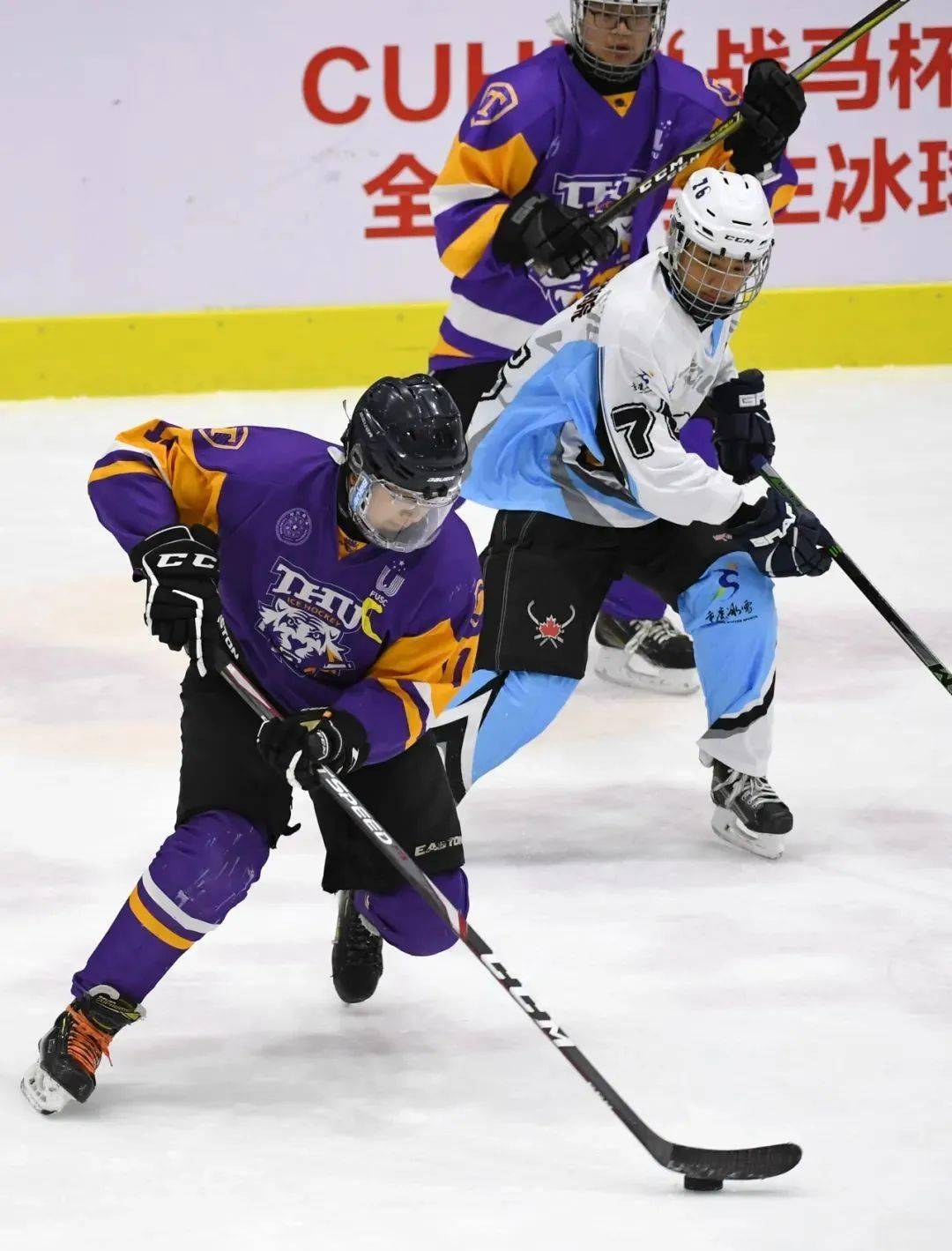 惊天逆转！冰球战队挺进四强